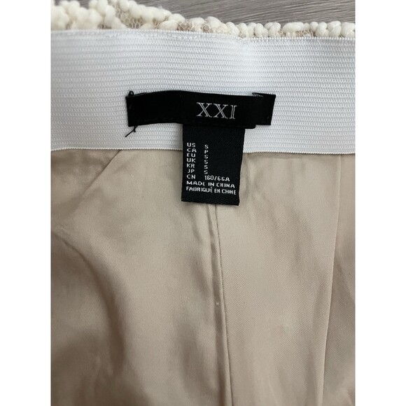 Cream Lace Shorts with mesh underlay size small boho festival romantic - Picture 3 of 6